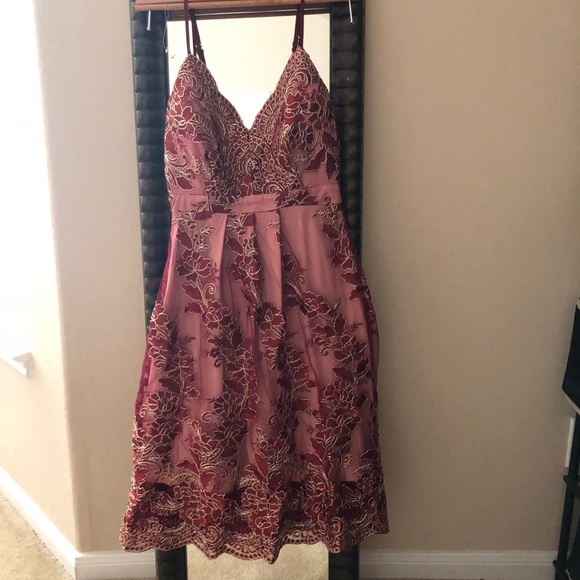 Women's Spaghetti Strap Backless Floral Lace - Picture 2 of 3